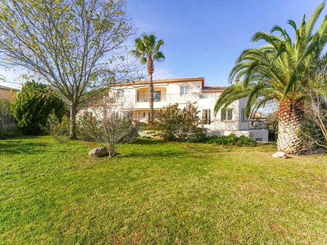 Maison 9 pièces 300 m²