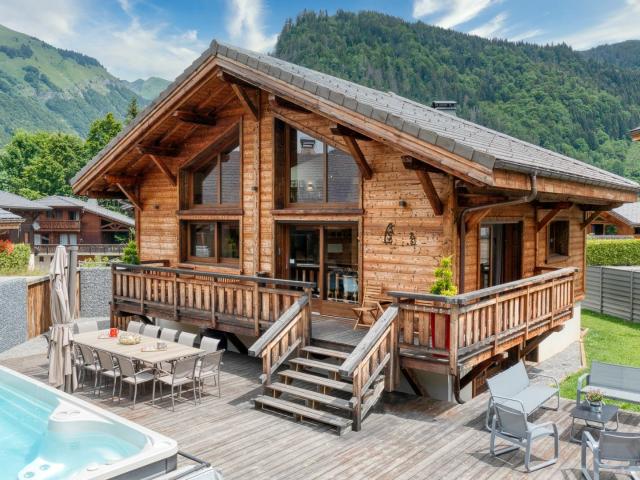 Maison 9 pièces 300 m²