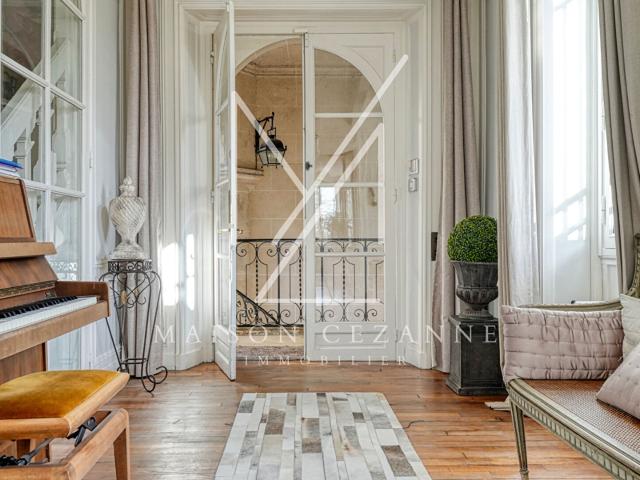 Maison 9 pièces 300 m²