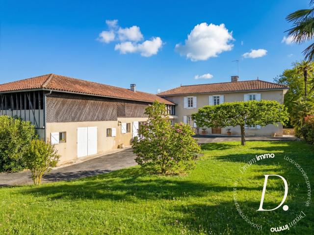 Maison 9 pièces 300 m²