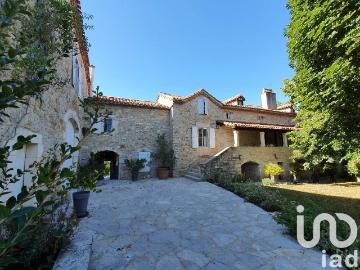 Maison 9 pièces 300 m²