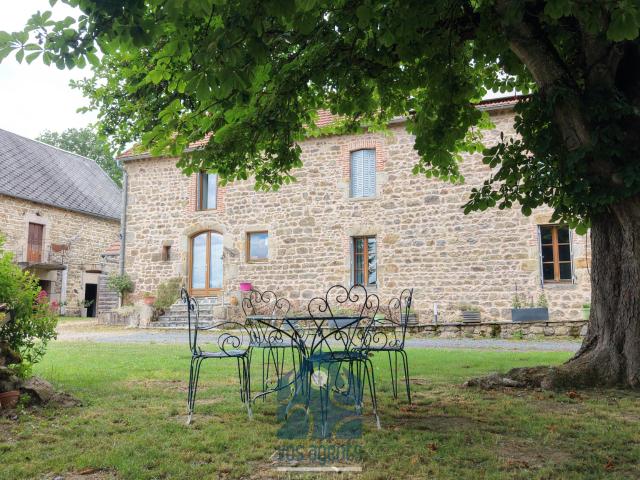 Maison 9 pièces 300 m²