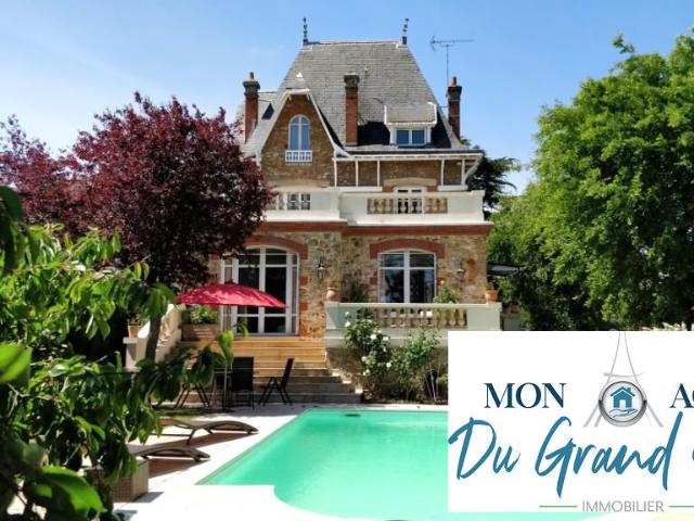 Maison 9 pièces 300 m²