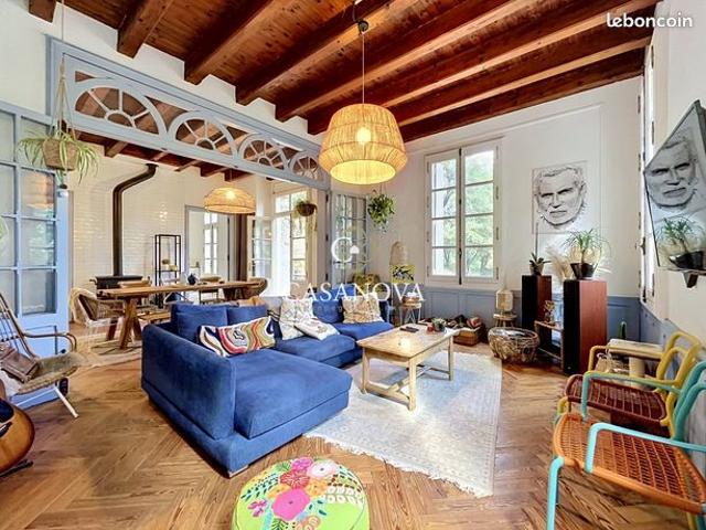 Maison 9 pièces 300 m²