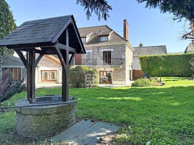 Maison 9 pièces 300 m²