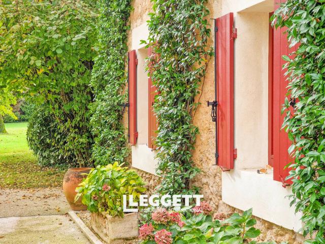 Maison 9 pièces 301 m²