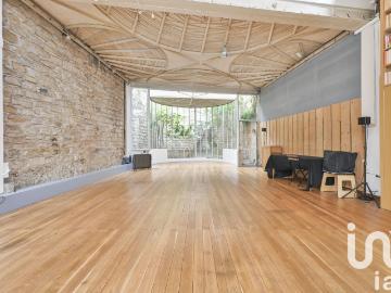 Maison 9 pièces 301 m²