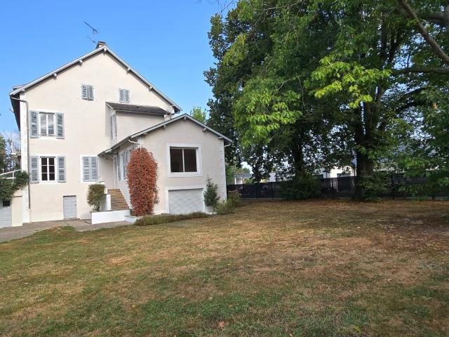 Maison 9 pièces 302 m²