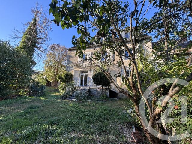 Maison 9 pièces 302 m²