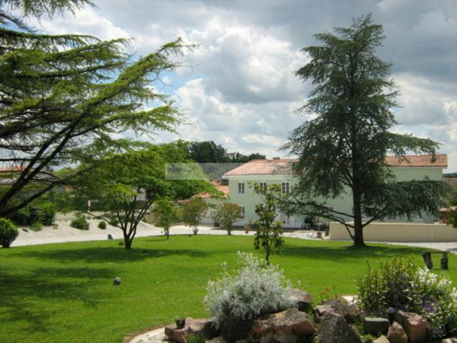 Maison 9 pièces 302 m²