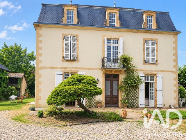 Maison 9 pièces 303 m²