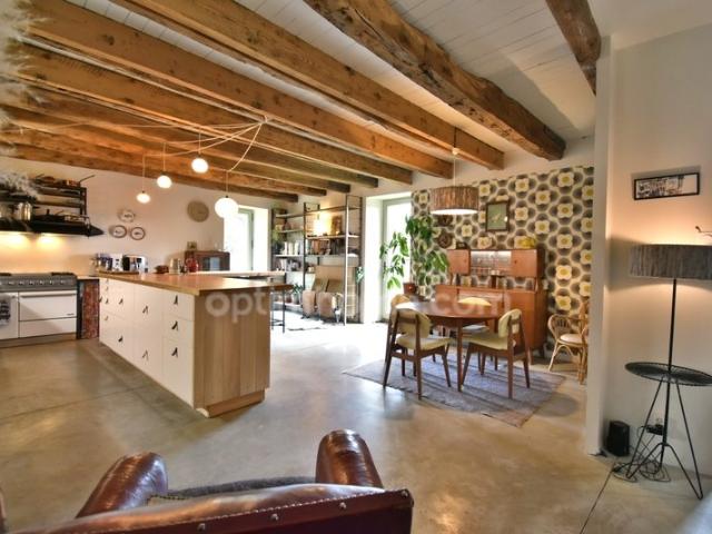 Maison 9 pièces 303 m²