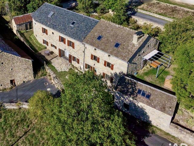 Maison 9 pièces 303 m²