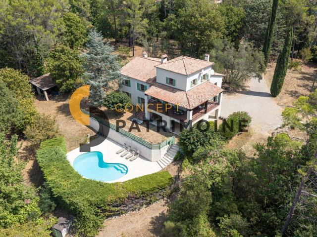 Maison 9 pièces 314 m²