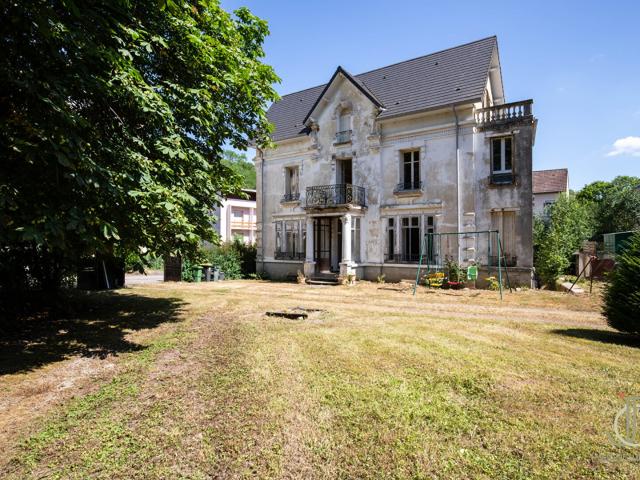 Maison 9 pièces 316 m²