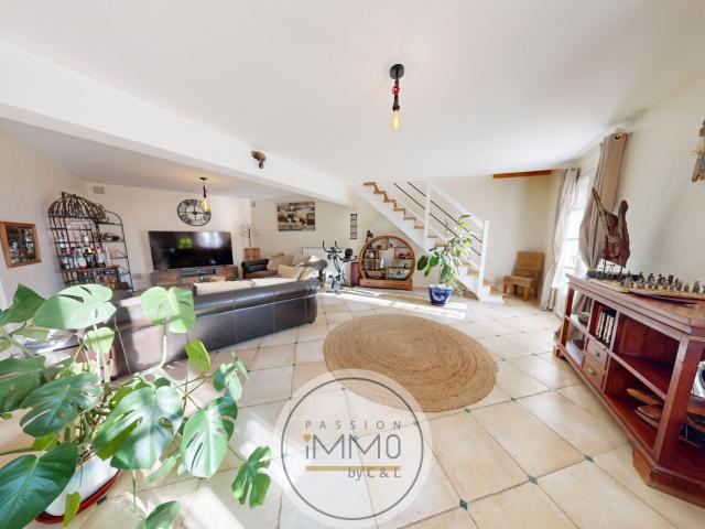 Maison 9 pièces 316 m²