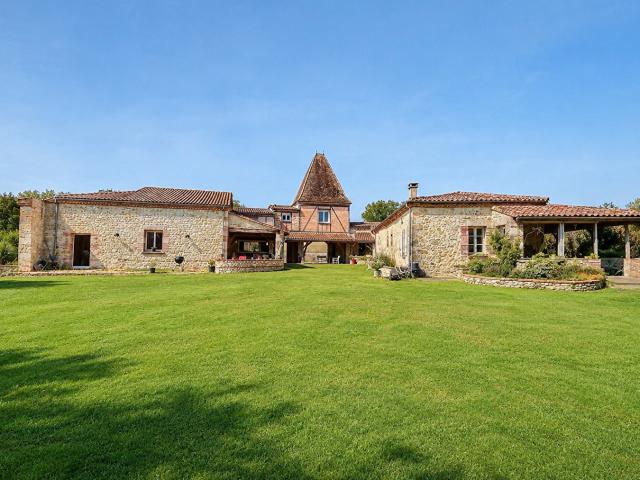 Maison 9 pièces 316 m²