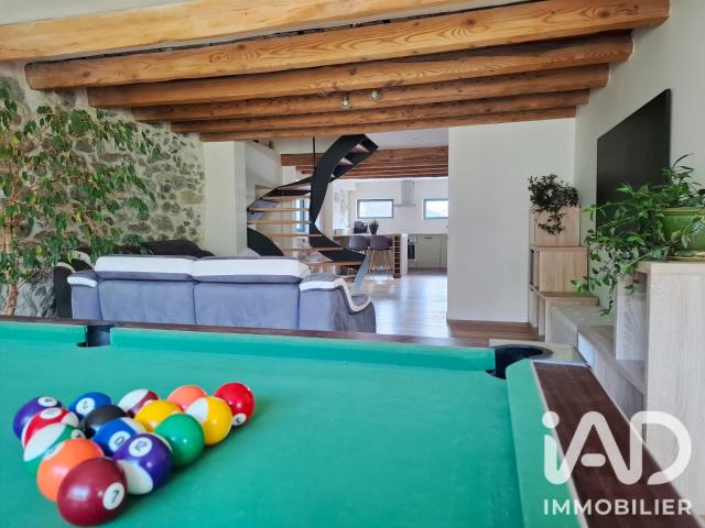 Maison 9 pièces 317 m²