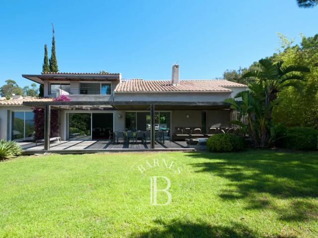 Maison 9 pièces 318 m²