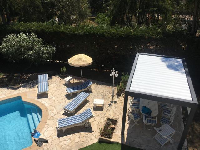 Maison 9 pièces, 318 m² à louer à Mougins 06250