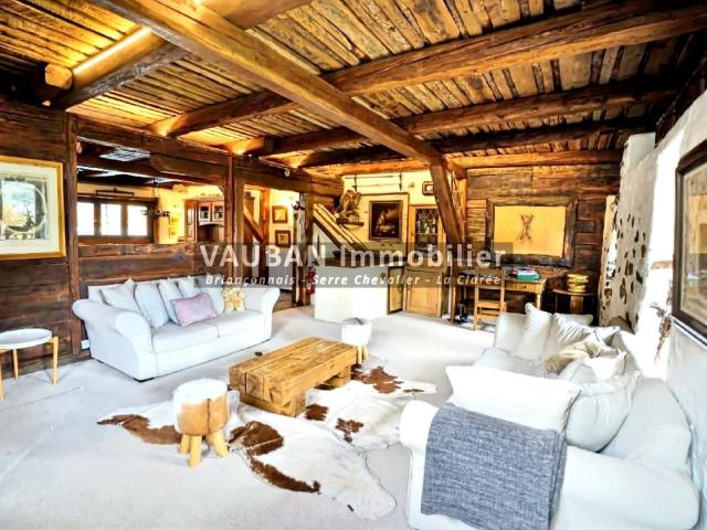 Maison 9 pièces 310 m²