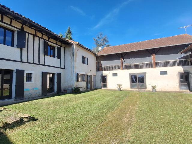 Maison 9 pièces 310 m²