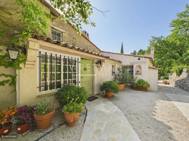 Maison 9 pièces 310 m²
