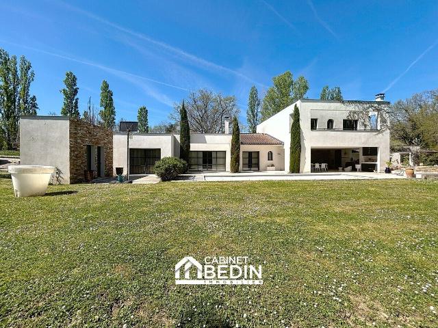 Maison 9 pièces 310 m²