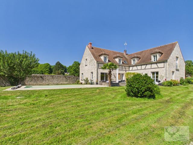 Maison 9 pièces 310 m²