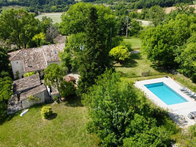 Maison 9 pièces 310 m²