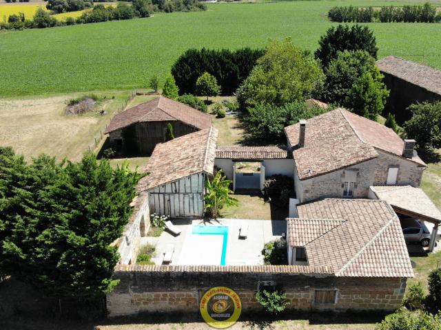 Maison 9 pièces 310 m²