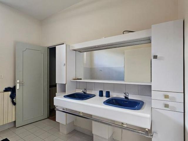 Maison 9 pièces, 310 m² à louer à Draguignan 83300