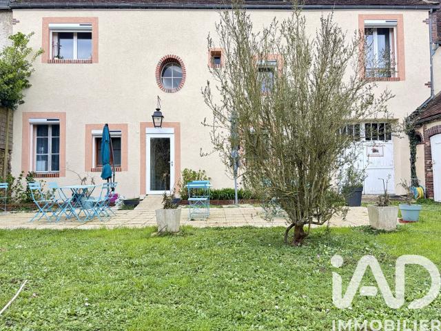 Maison 9 pièces 311 m²