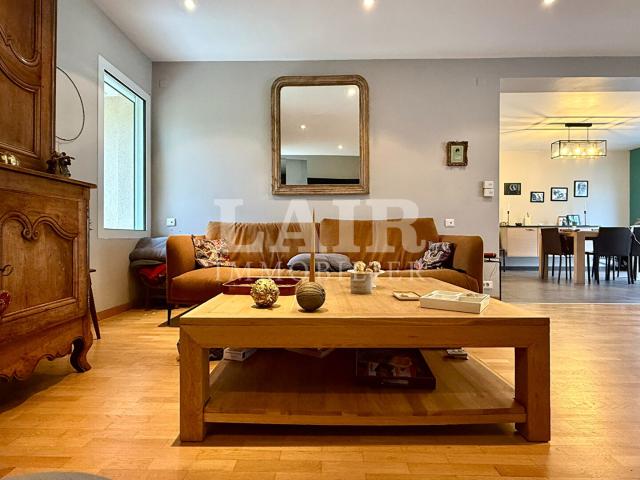 Maison 9 pièces 311 m²