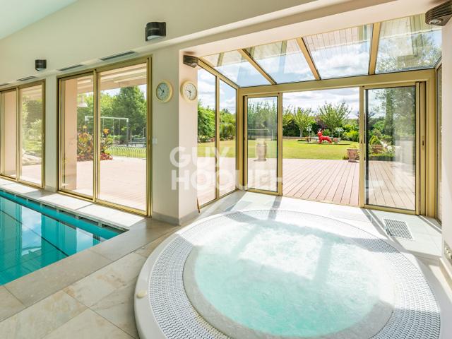 Maison 9 pièces 313 m²