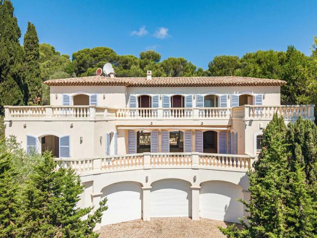 Maison 9 pièces 325 m²
