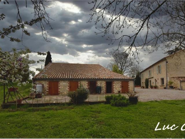 Maison 9 pièces 325 m²