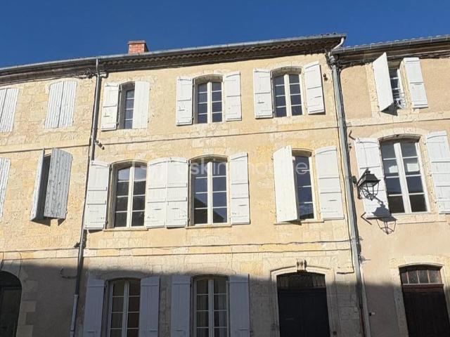Maison 9 pièces 339 m²