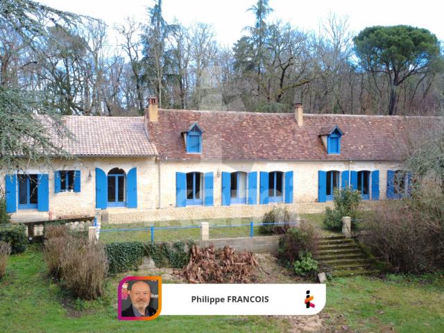 Maison 9 pièces 326 m²