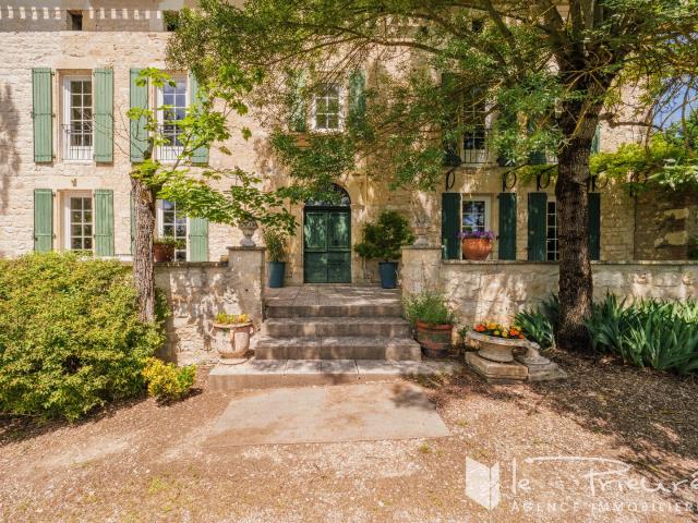 Maison 9 pièces 327 m²