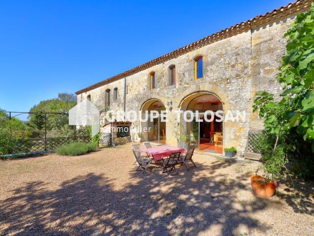 Maison 9 pièces 328 m²