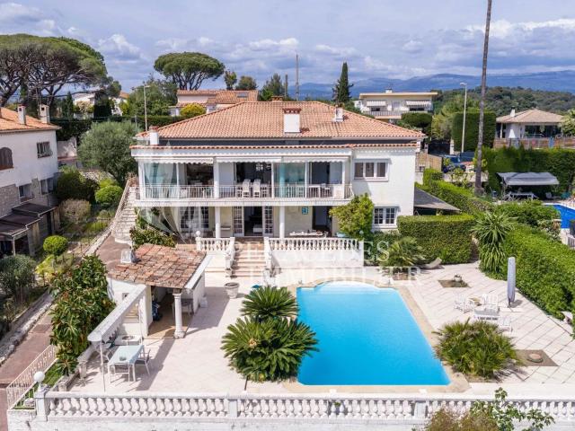 Maison 9 pièces 320 m²