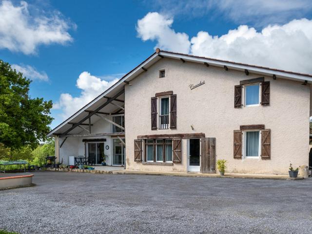 Maison 9 pièces 320 m²