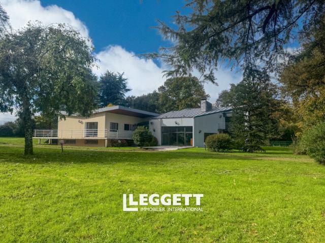 Maison 9 pièces 320 m²