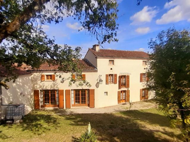Maison 9 pièces 320 m²