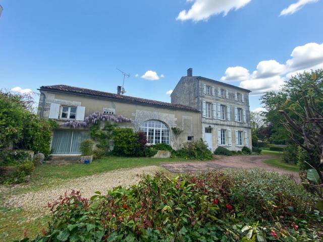 Maison 9 pièces 321 m²