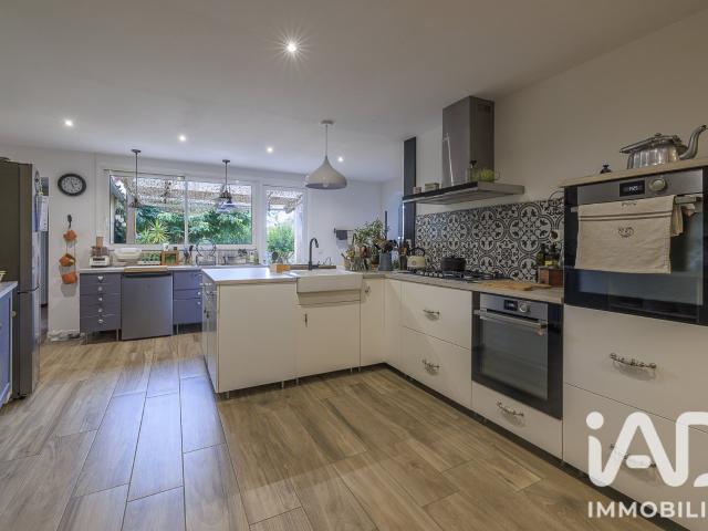 Maison 9 pièces 322 m²