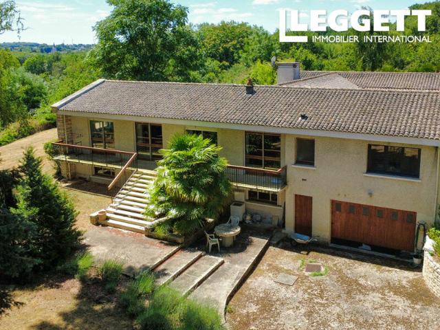 Maison 9 pièces 323 m²
