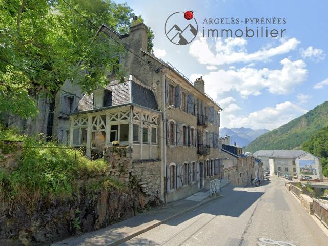 Maison 9 pièces 323 m²