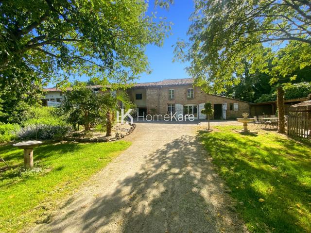 Maison 9 pièces 334 m²